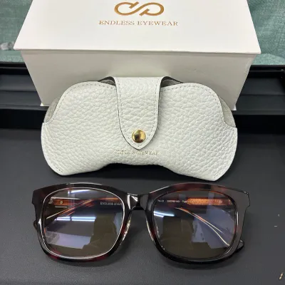ENDLESS EYEWEARサングラス　レザーケース付