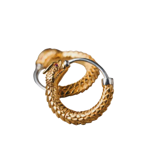 金のピアス
